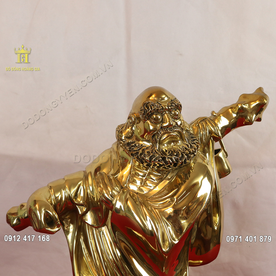 Đạt Ma sư tổ ch&iacute;nh l&agrave; người đ&atilde; khai s&aacute;ng ra m&ocirc;n Thiền c&ocirc;ng Trung Quốc v&agrave; cũng l&agrave; người trực tiếp đặt tiền đề cho sự ra đời của m&ocirc;n v&otilde; thiếu l&acirc;m tự